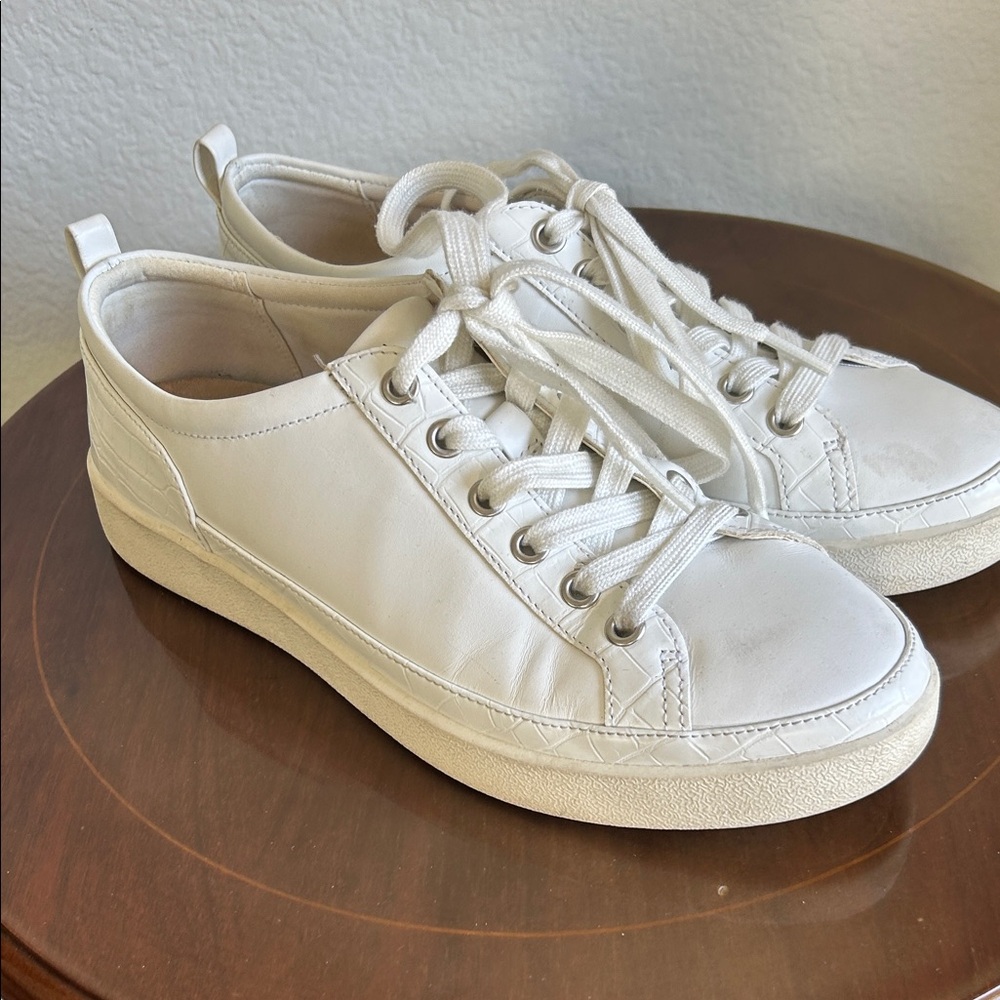 Vionic Winny White Leather lace up Sneakers